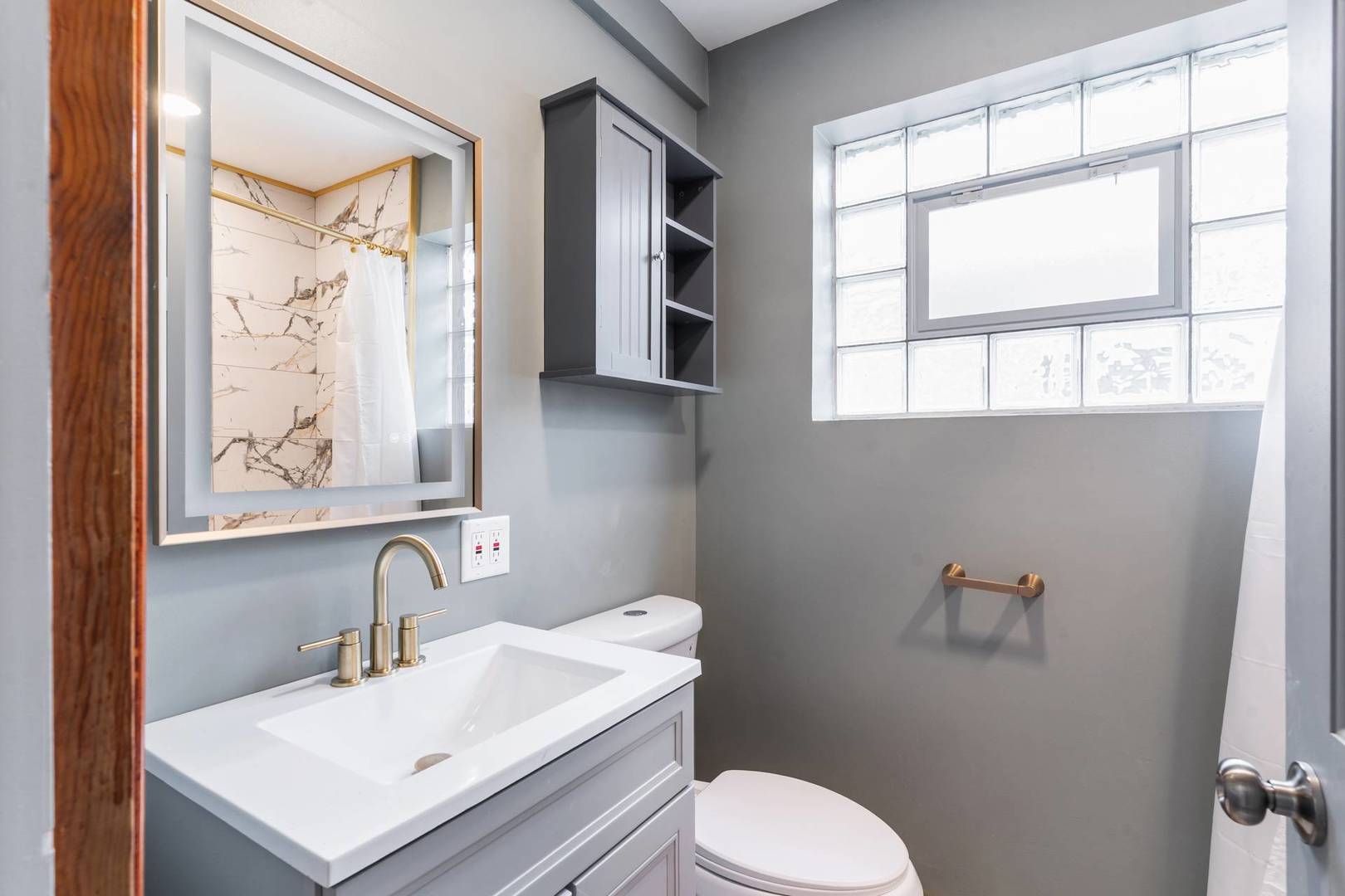 2206 W 81st Place, Chicago, IL 60620