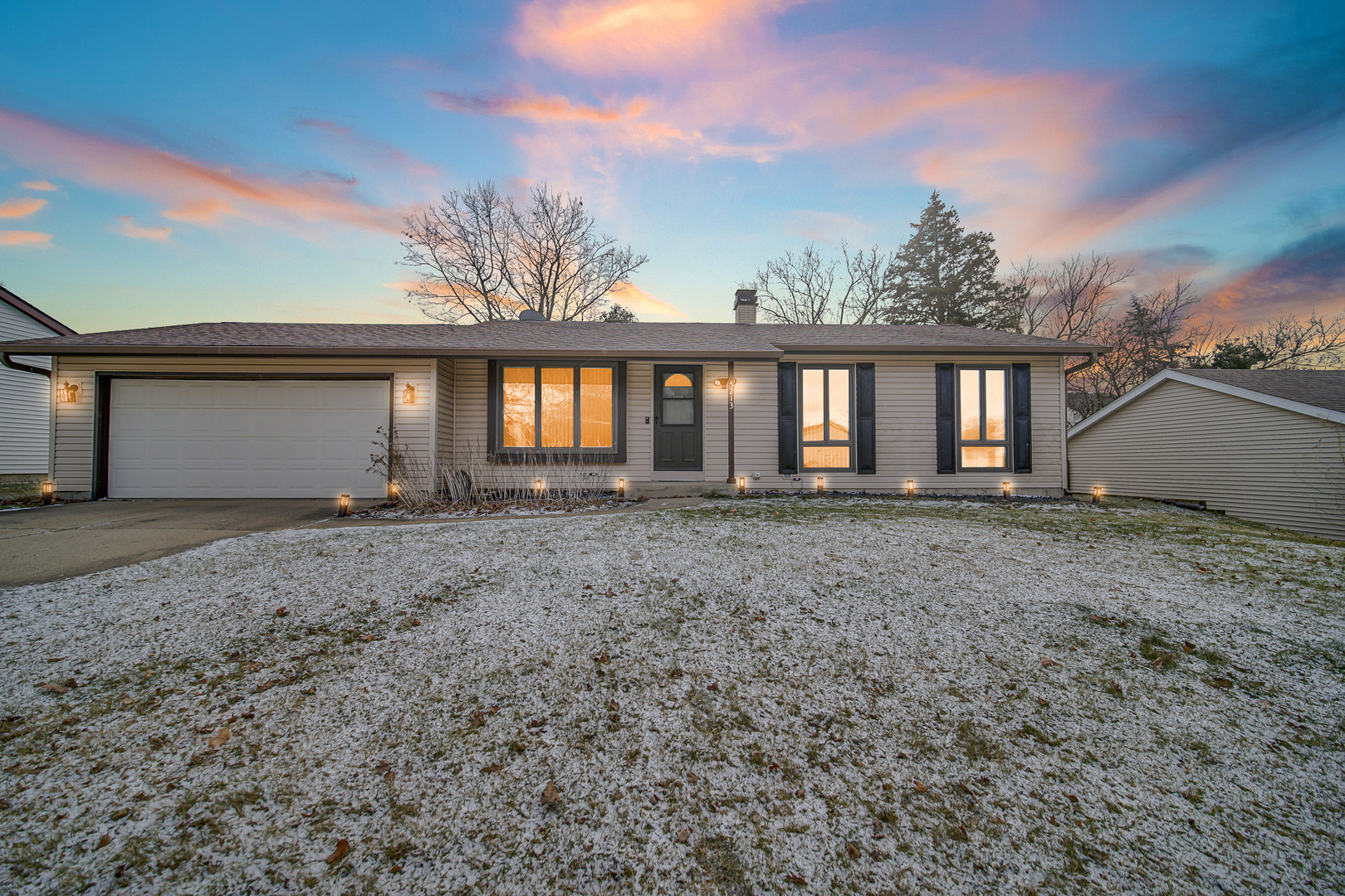 5213 W Greenbrier Drive, McHenry, IL 60050