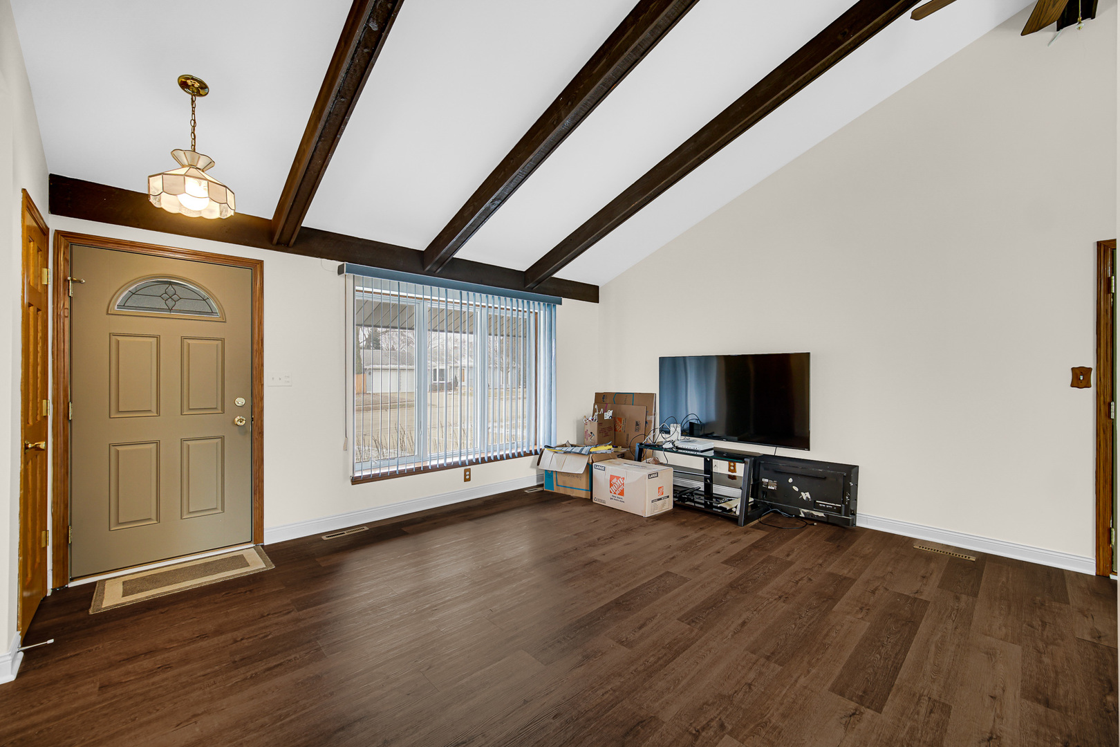 5213 W Greenbrier Drive, McHenry, IL 60050