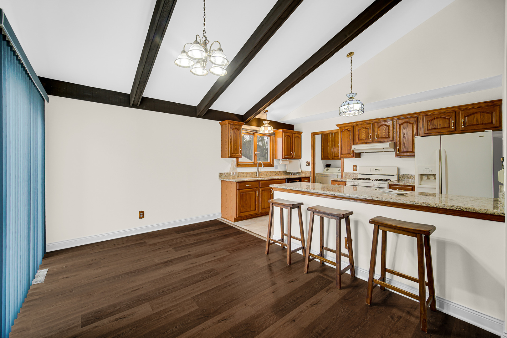 5213 W Greenbrier Drive, McHenry, IL 60050