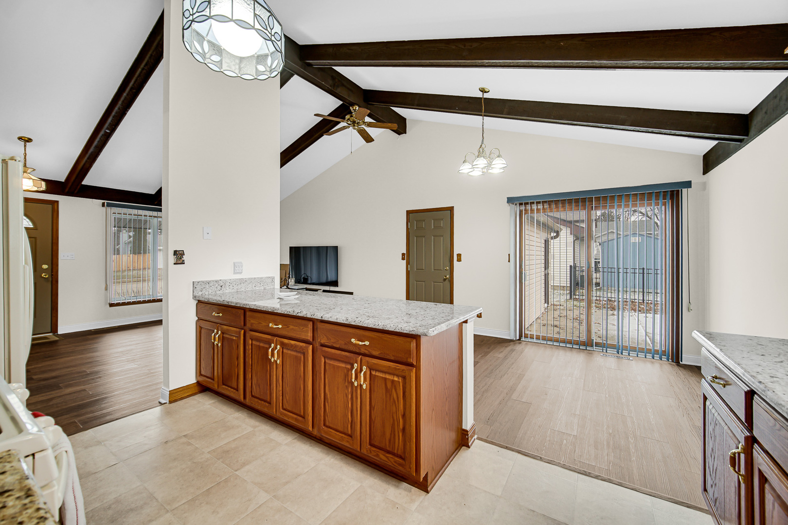 5213 W Greenbrier Drive, McHenry, IL 60050