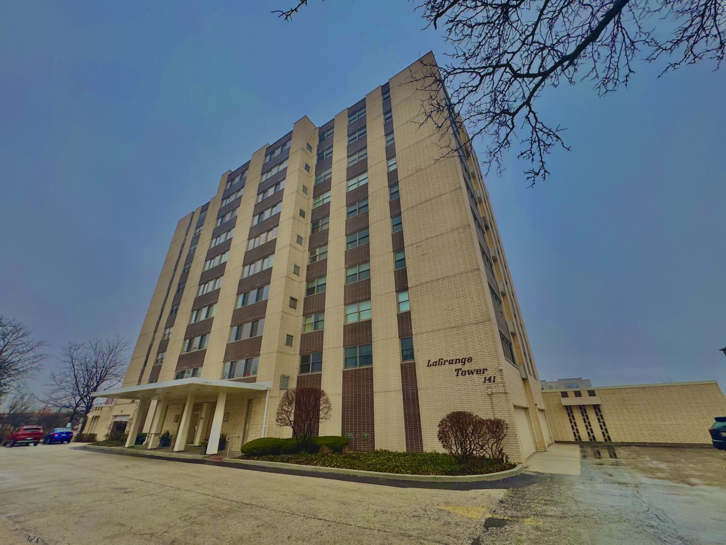 141 N La Grange Road #504, La Grange, IL 60525