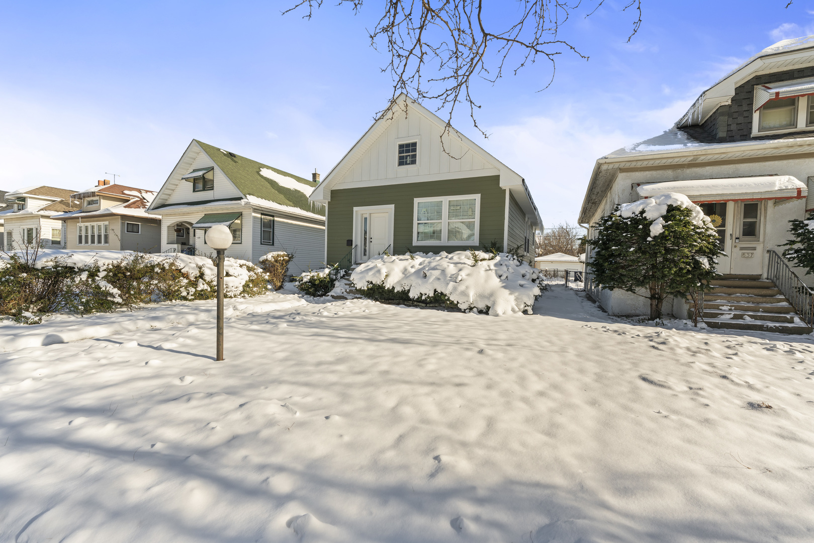 635 S 18th Avenue, Maywood, IL 60153