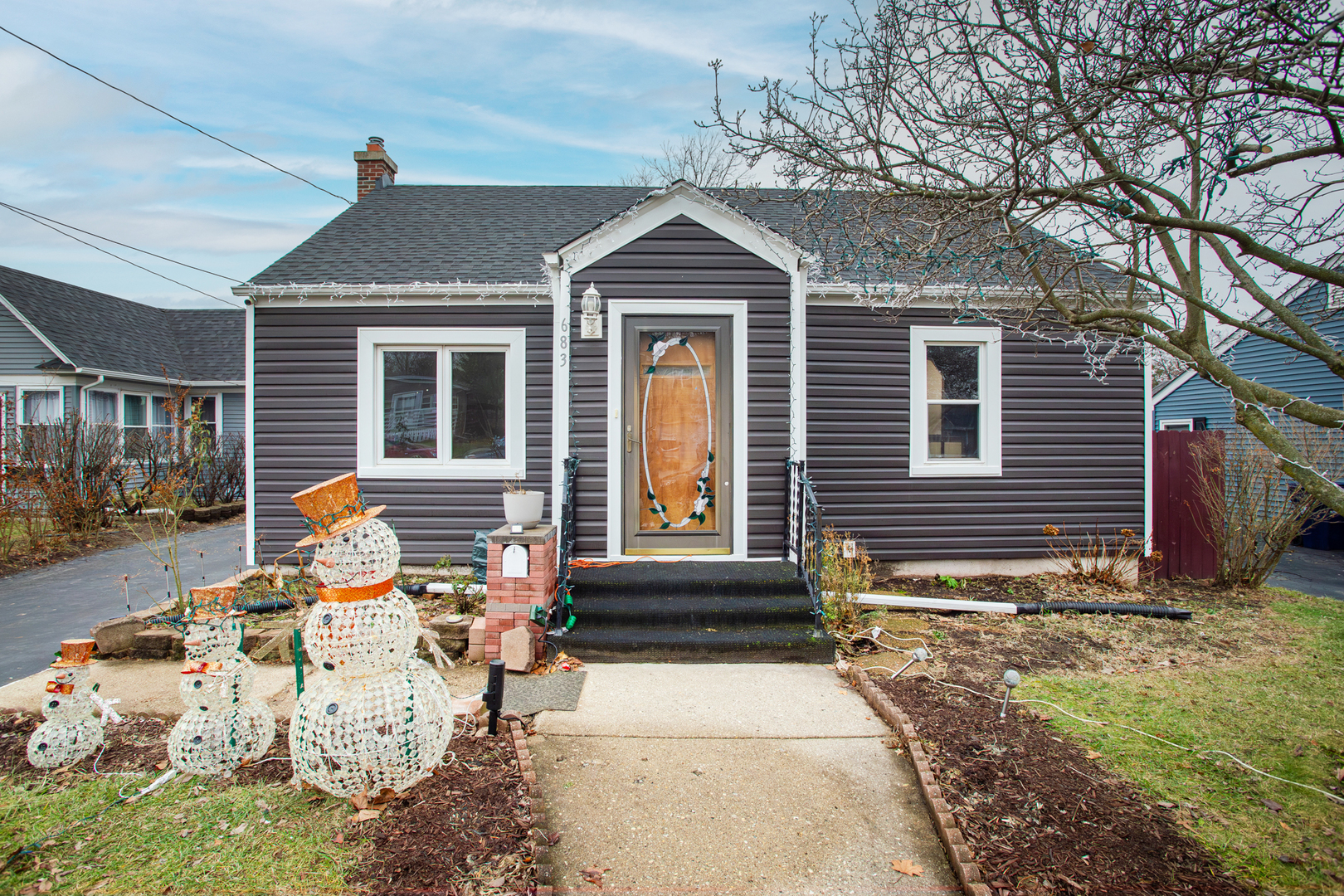 683 Columbia Avenue, Elgin, IL 60120