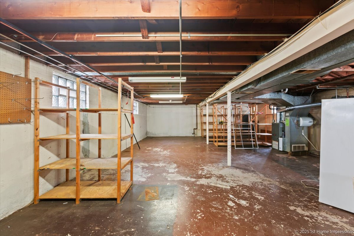 11214 S Sacramento Avenue, Chicago, IL 60655