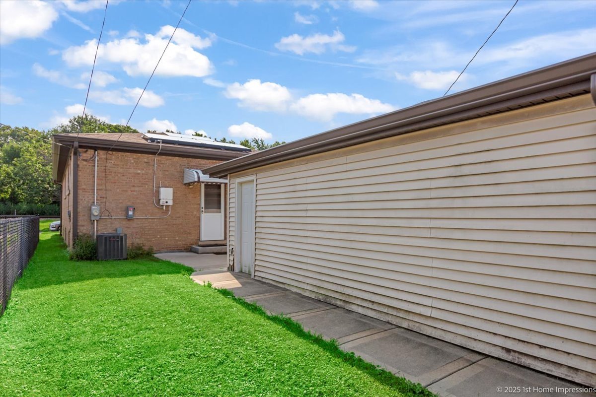 11214 S Sacramento Avenue, Chicago, IL 60655