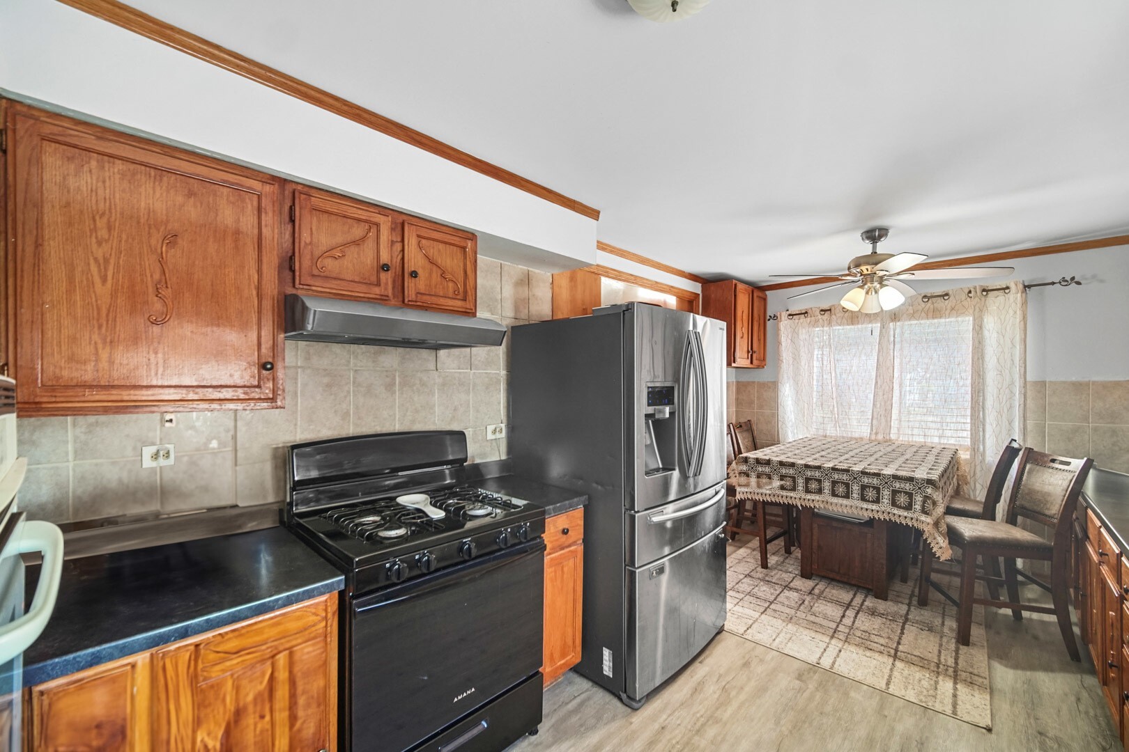 6404 W 85th Place, Burbank, IL 60459