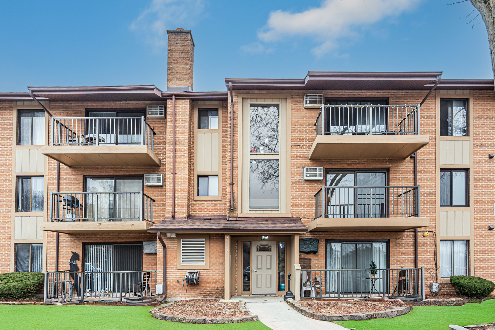 7010 W 110th Street #6, Worth, IL 60482