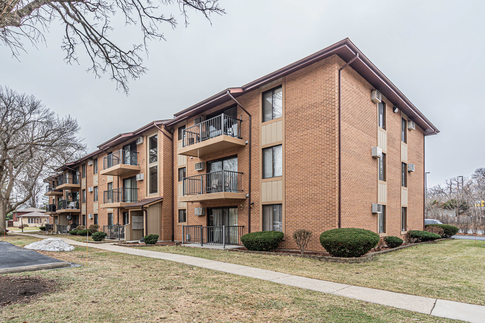 7010 W 110th Street #6, Worth, IL 60482