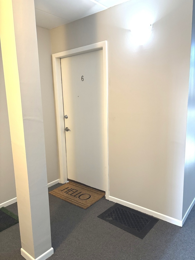 7010 W 110th Street #6, Worth, IL 60482