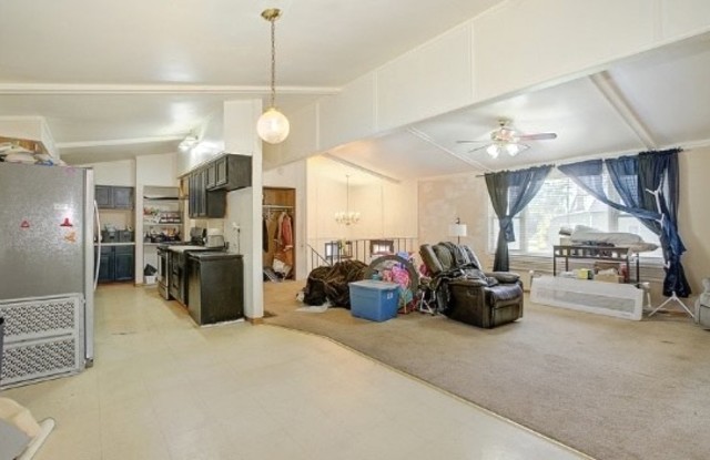 1605 S Desplaines Street, Joliet, IL 60436