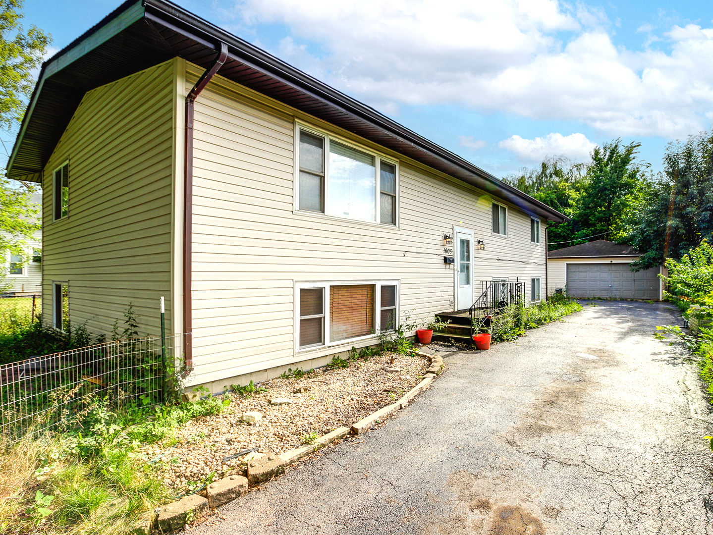 1605 S Desplaines Street, Joliet, IL 60436