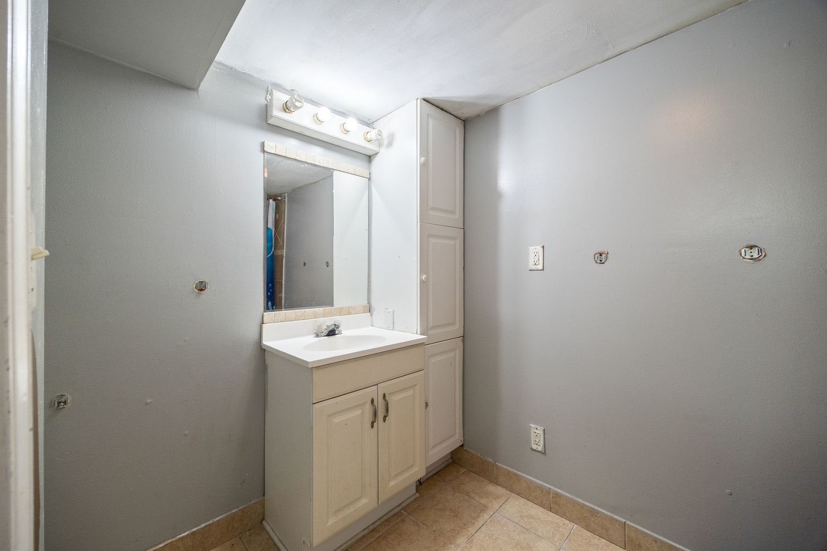 10043 S 84th Avenue, Palos Hills, IL 60465