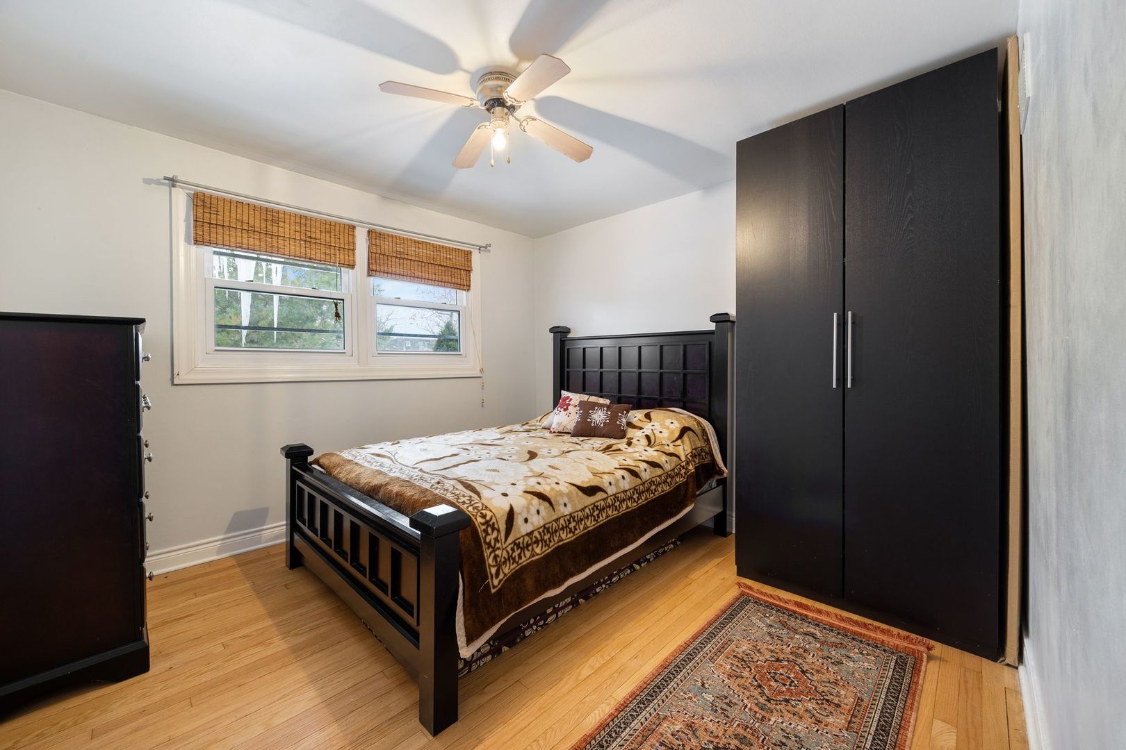 10043 S 84th Avenue, Palos Hills, IL 60465