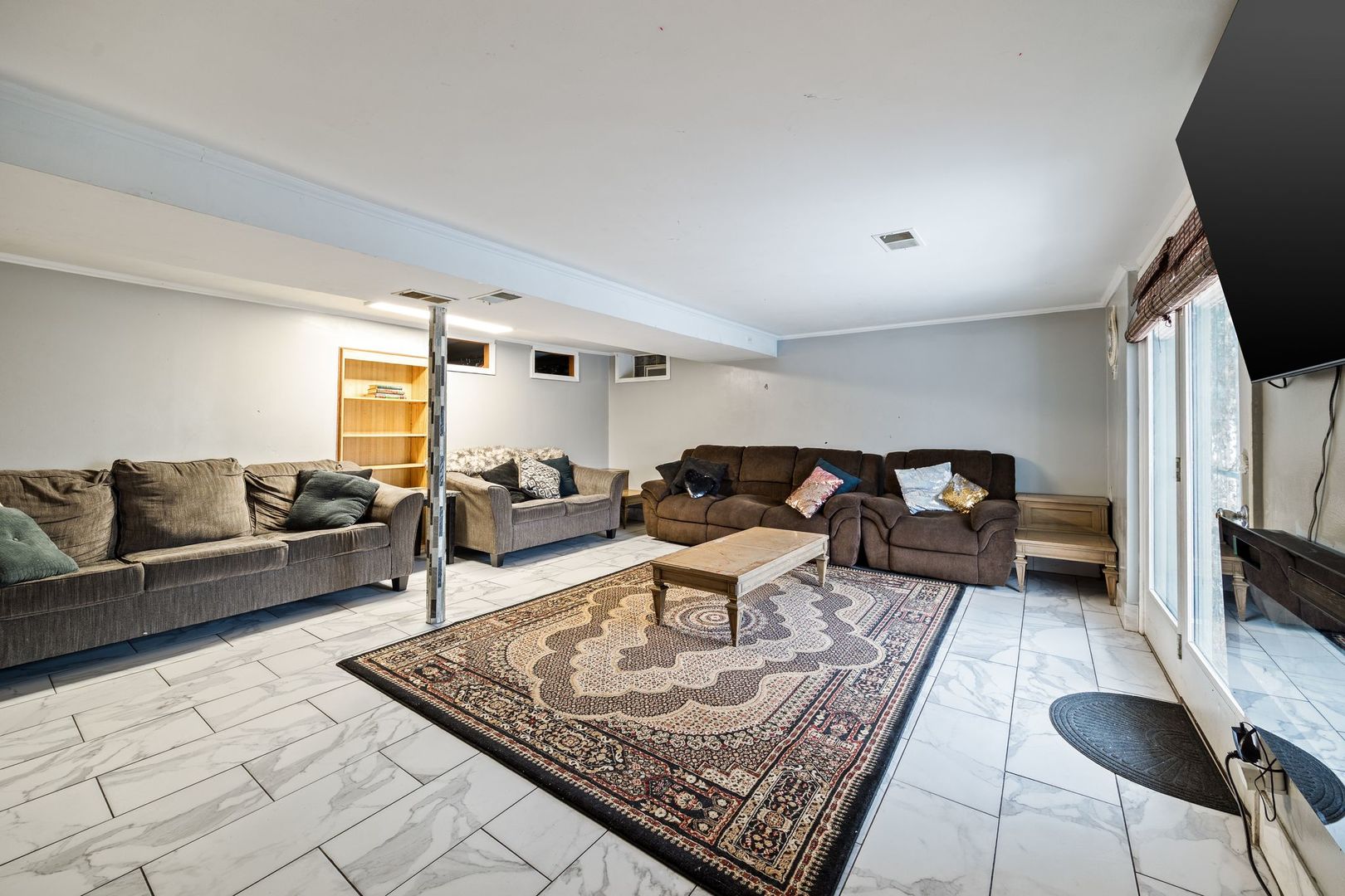 10043 S 84th Avenue, Palos Hills, IL 60465