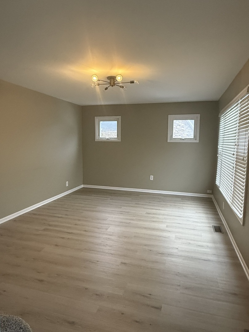 10S328 Jamie Lane, Willowbrook, IL 60527