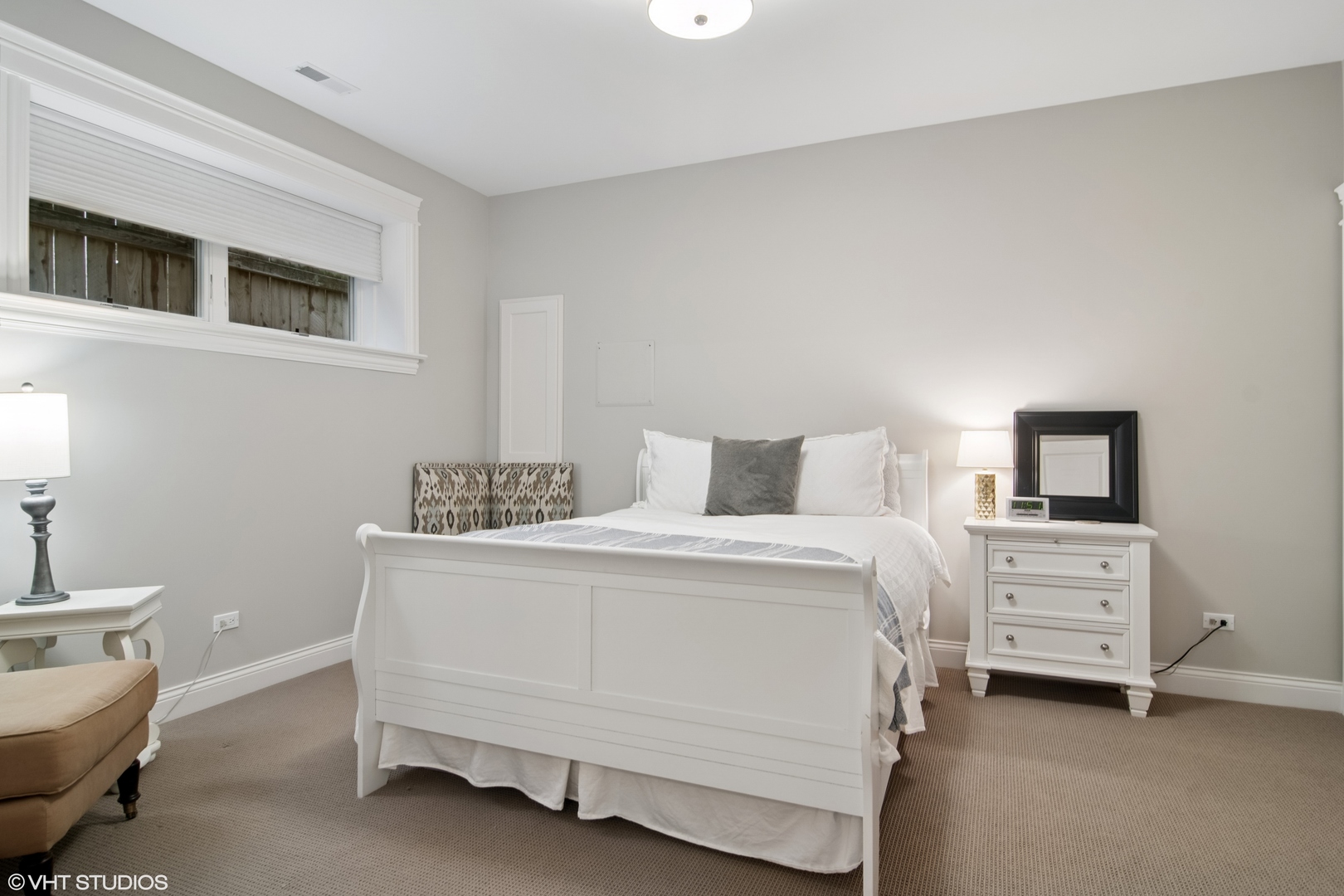 5744 W Ainslie Street, Chicago, IL 60630