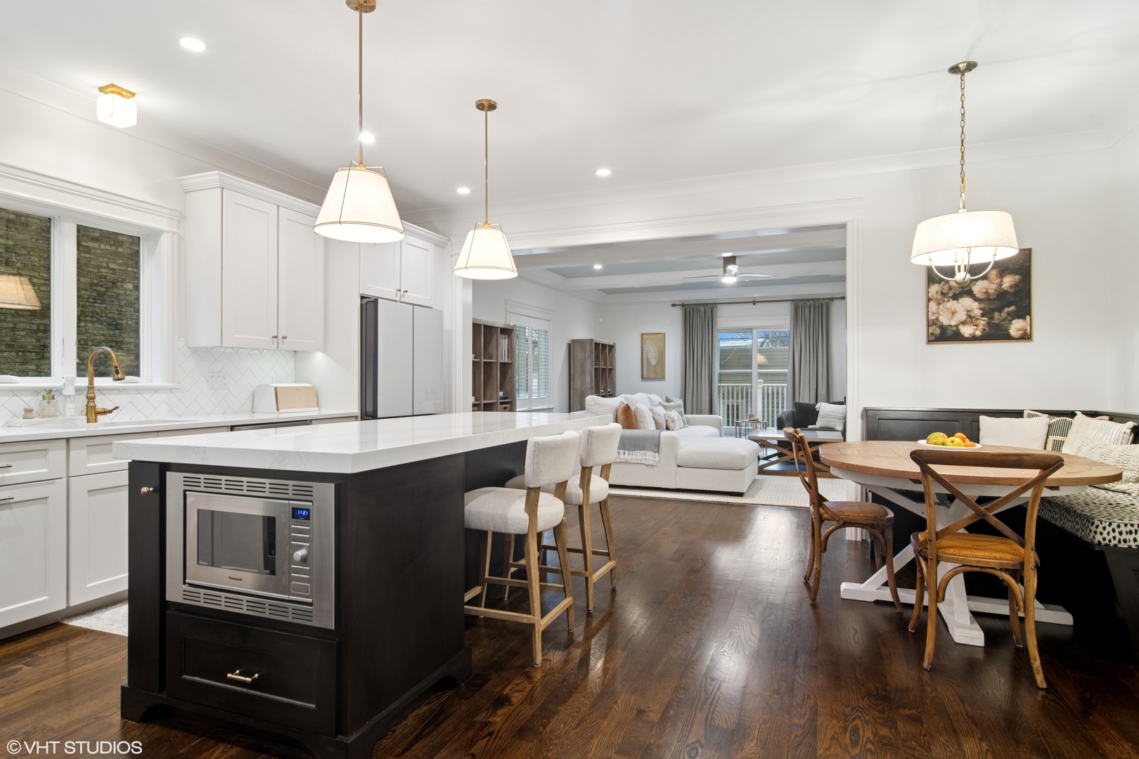 5744 W Ainslie Street, Chicago, IL 60630