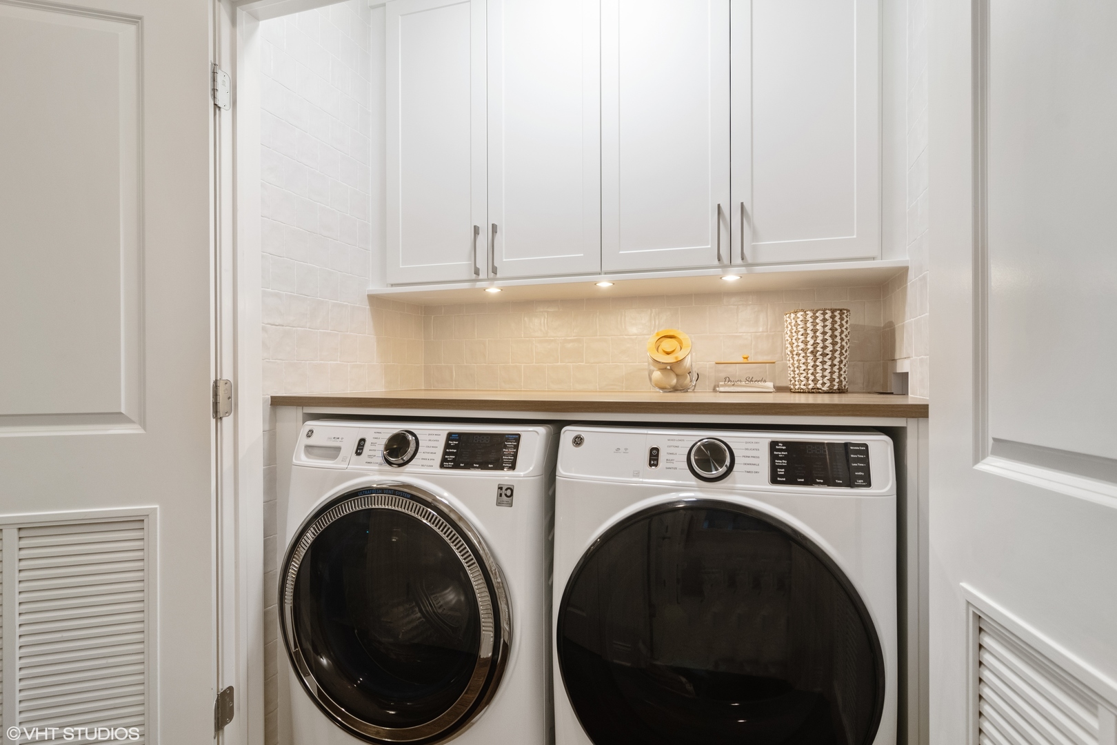 5744 W Ainslie Street, Chicago, IL 60630