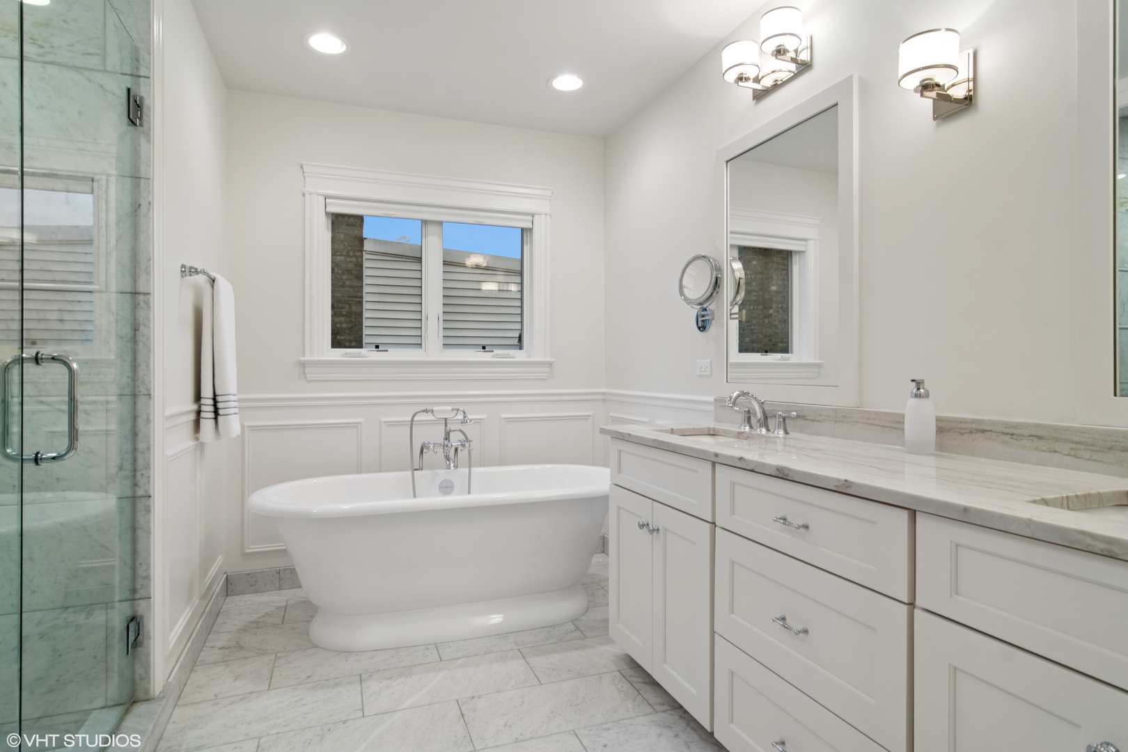 5744 W Ainslie Street, Chicago, IL 60630