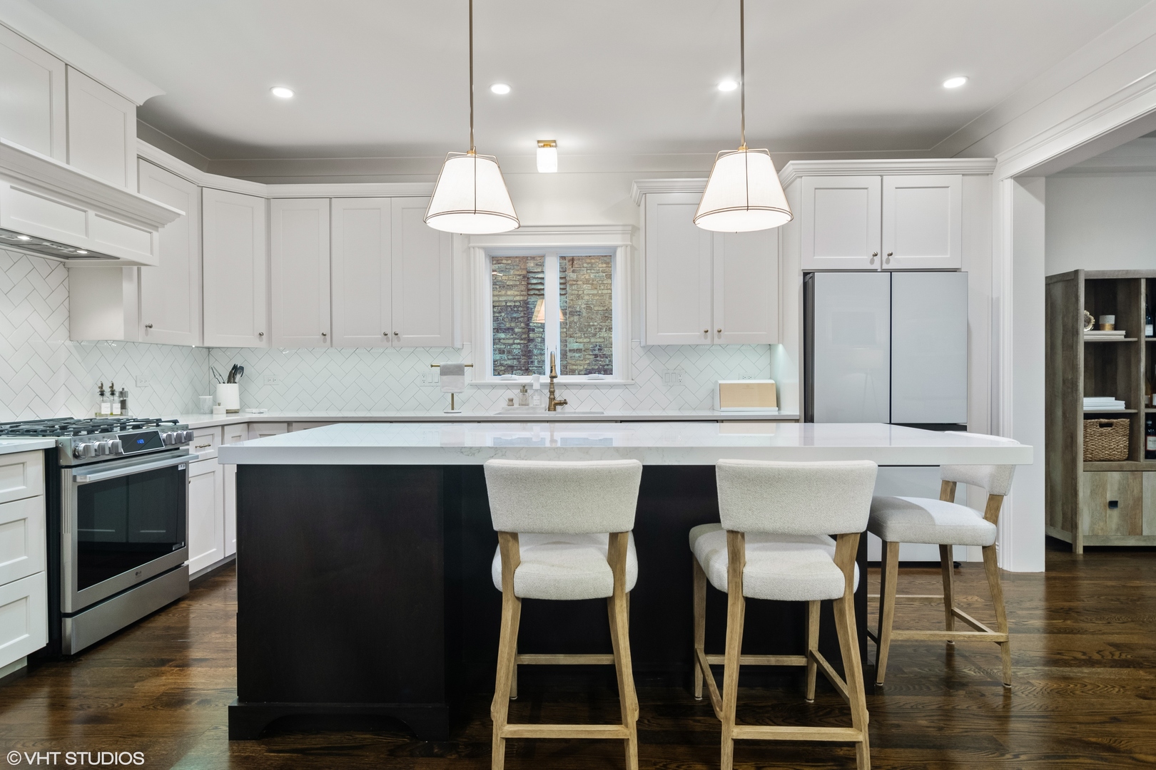 5744 W Ainslie Street, Chicago, IL 60630