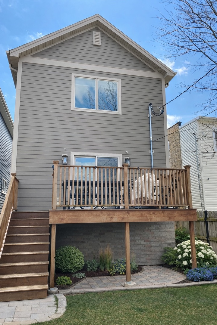 5744 W Ainslie Street, Chicago, IL 60630