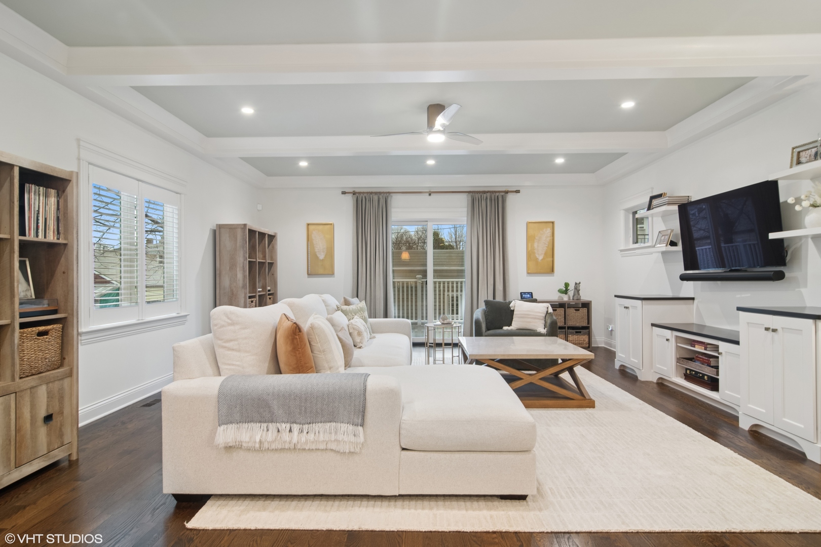 5744 W Ainslie Street, Chicago, IL 60630