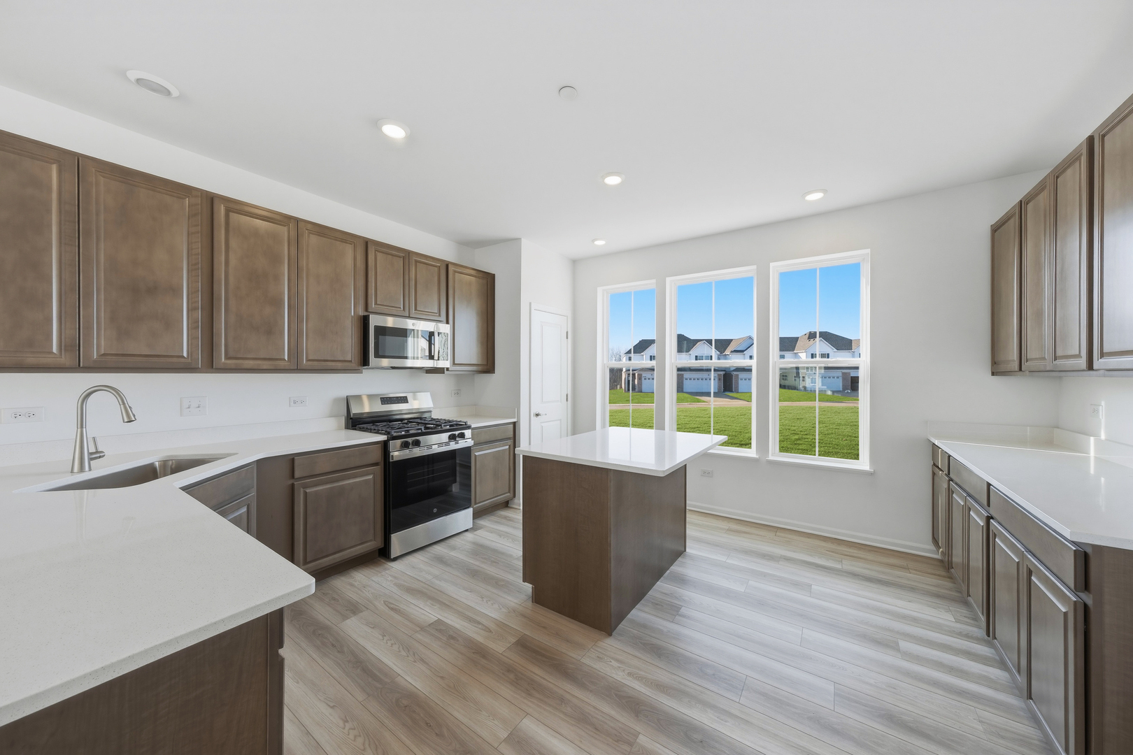 1256 Glenmont Street, Algonquin, IL 60102