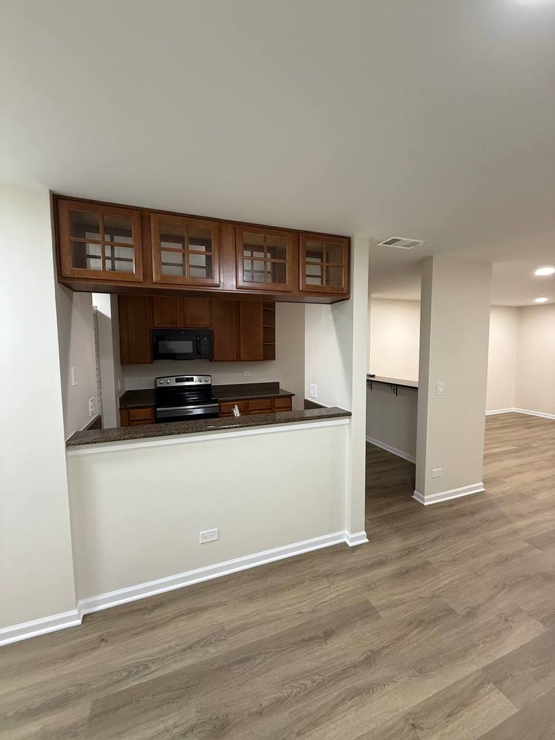 209 Glengarry Drive #302, Bloomingdale, IL 60108