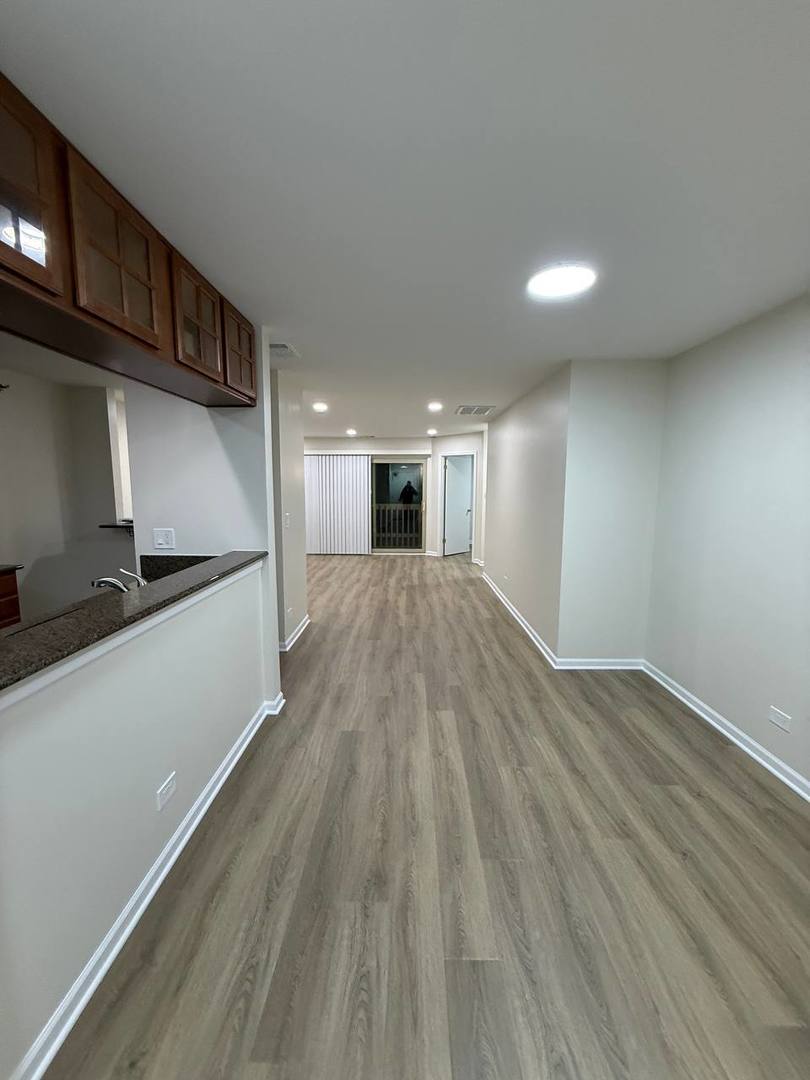 209 Glengarry Drive #302, Bloomingdale, IL 60108