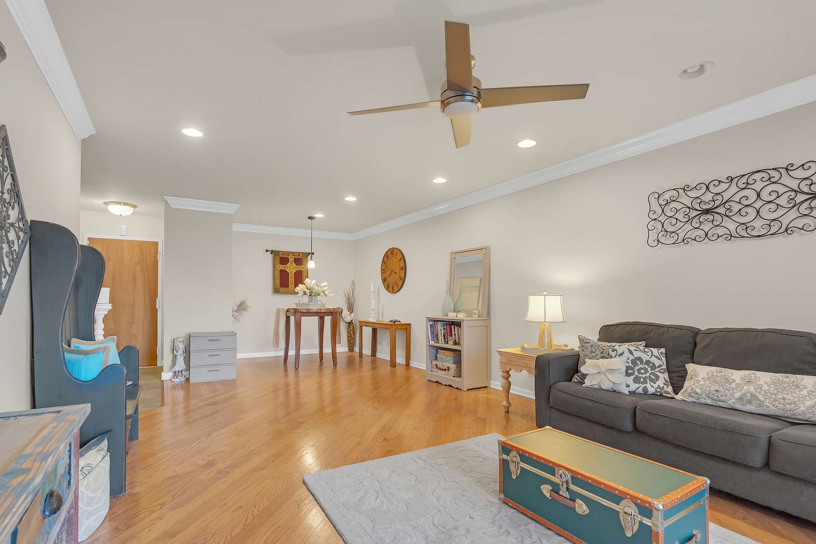 263 S Clubhouse Drive #110, Palatine, IL 60074