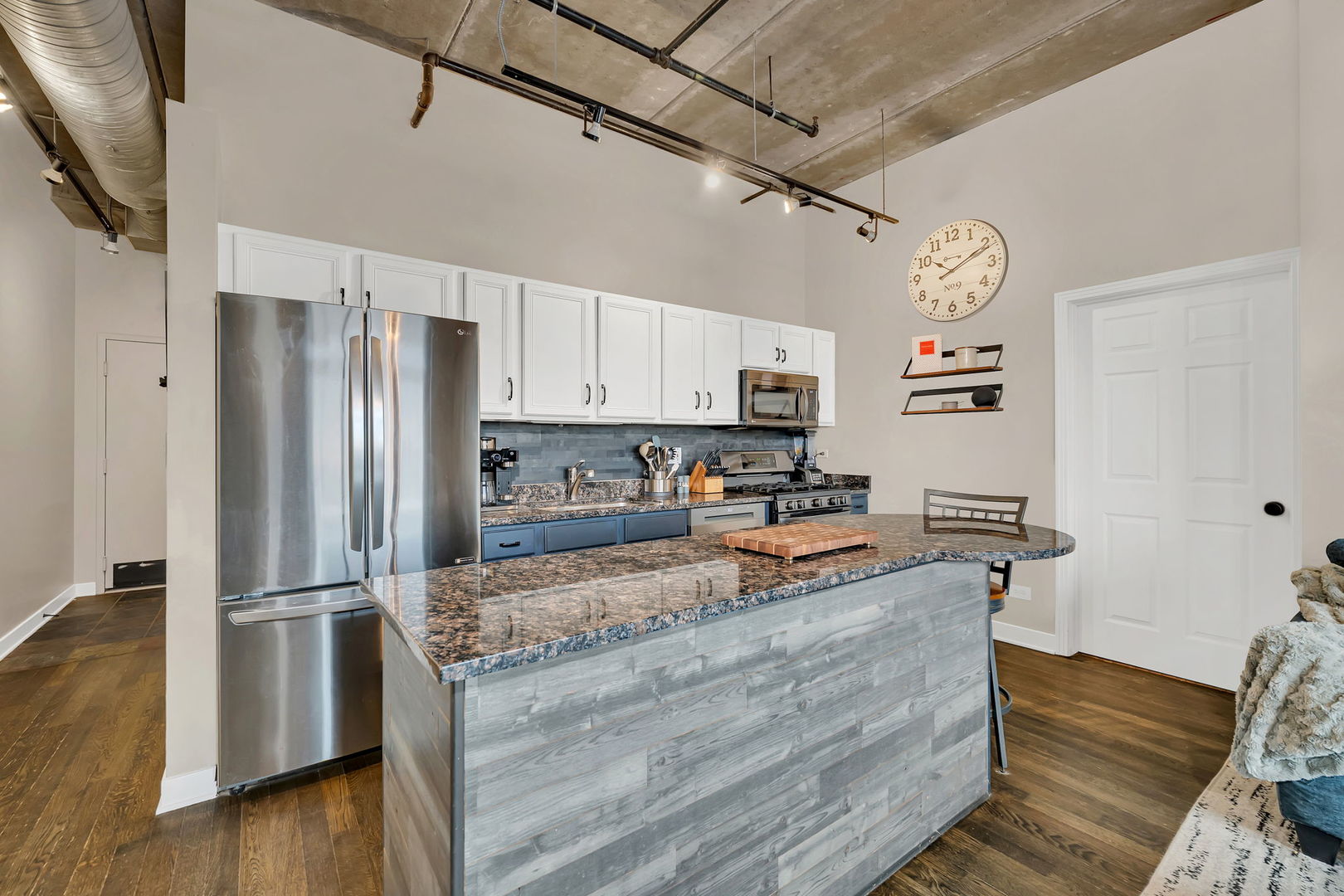 811 W 15th Place #610, Chicago, IL 60608