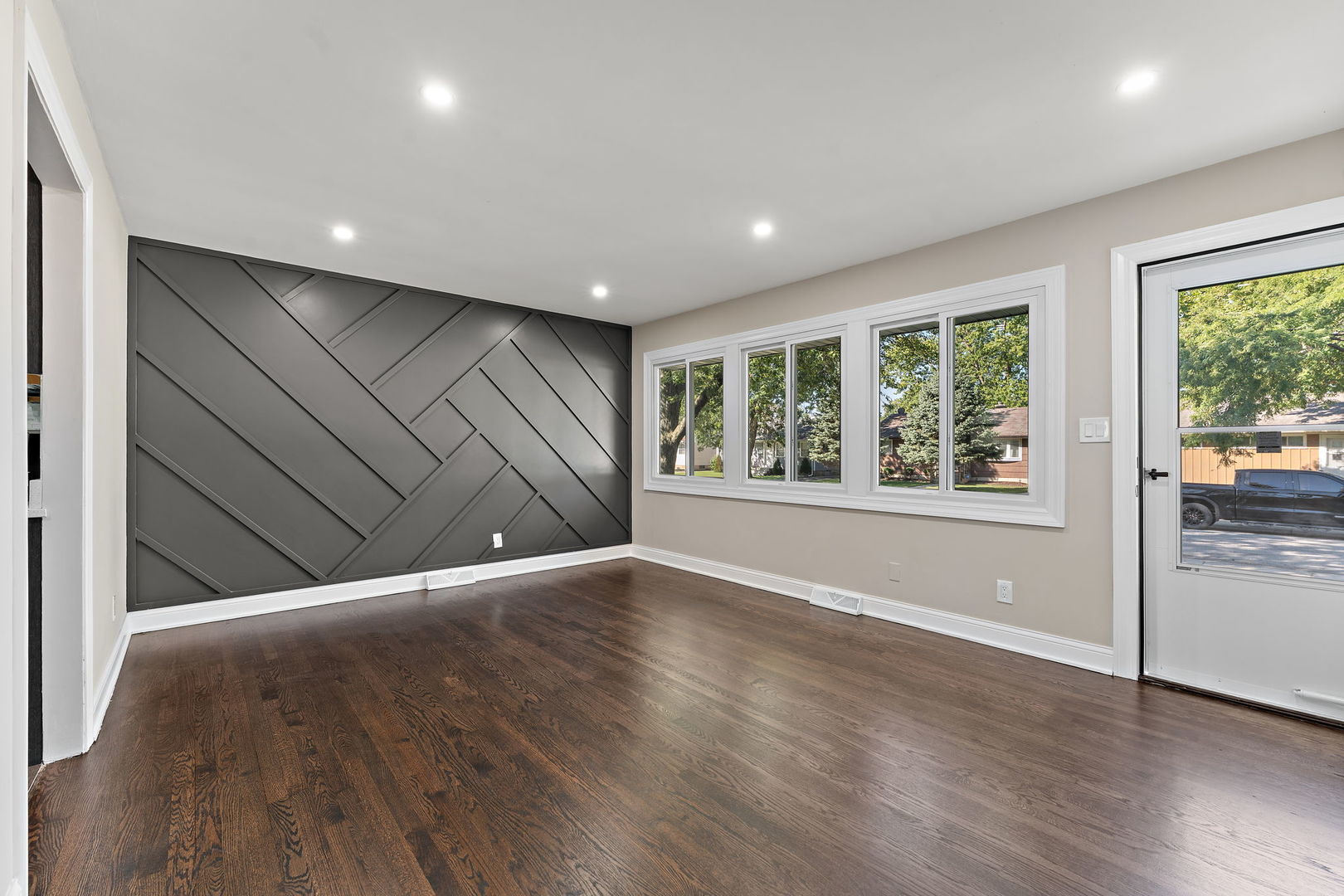 15519 Elm Street, South Holland, IL 60473