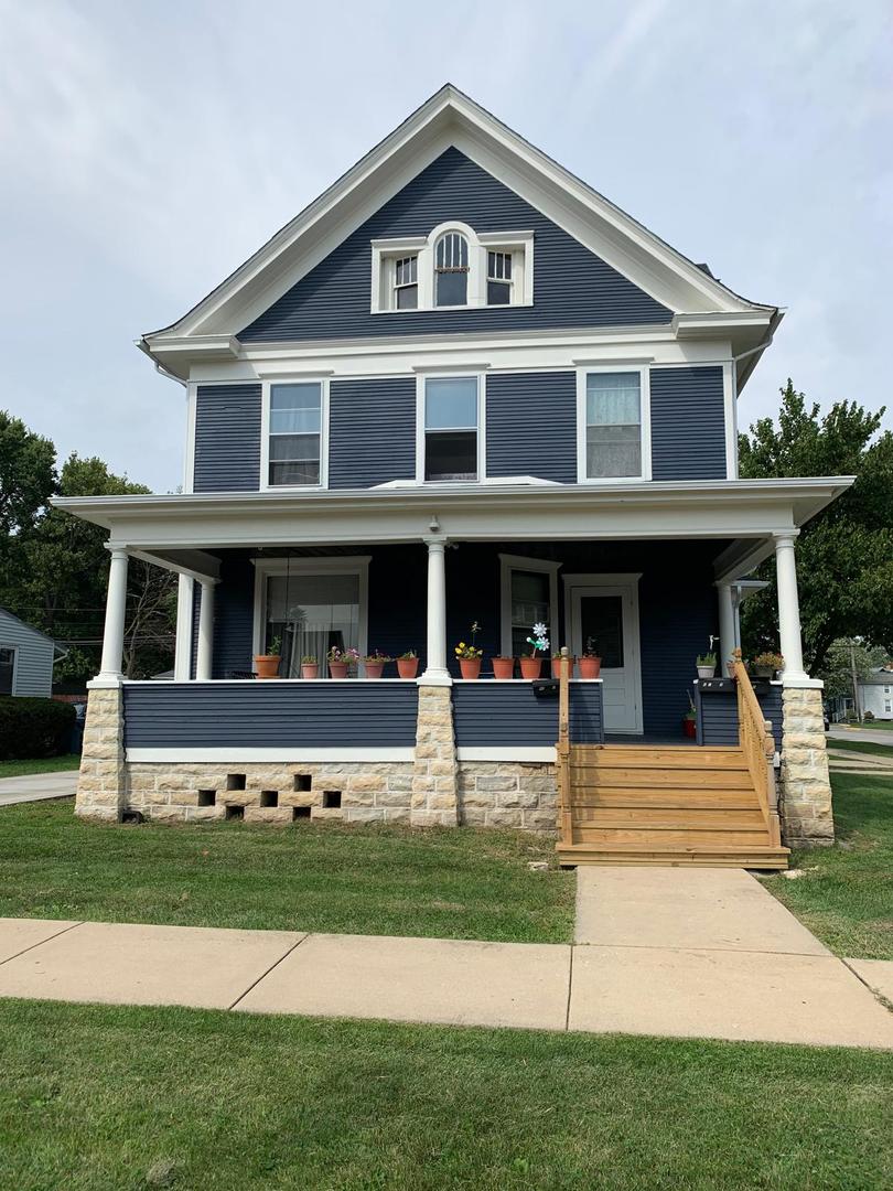 355 W New York Street #3, Aurora, IL 60506