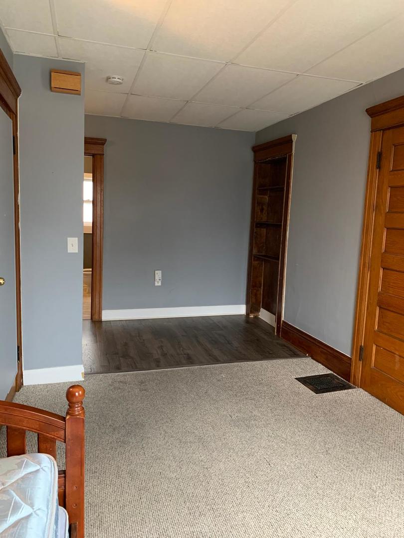 355 W New York Street #3, Aurora, IL 60506