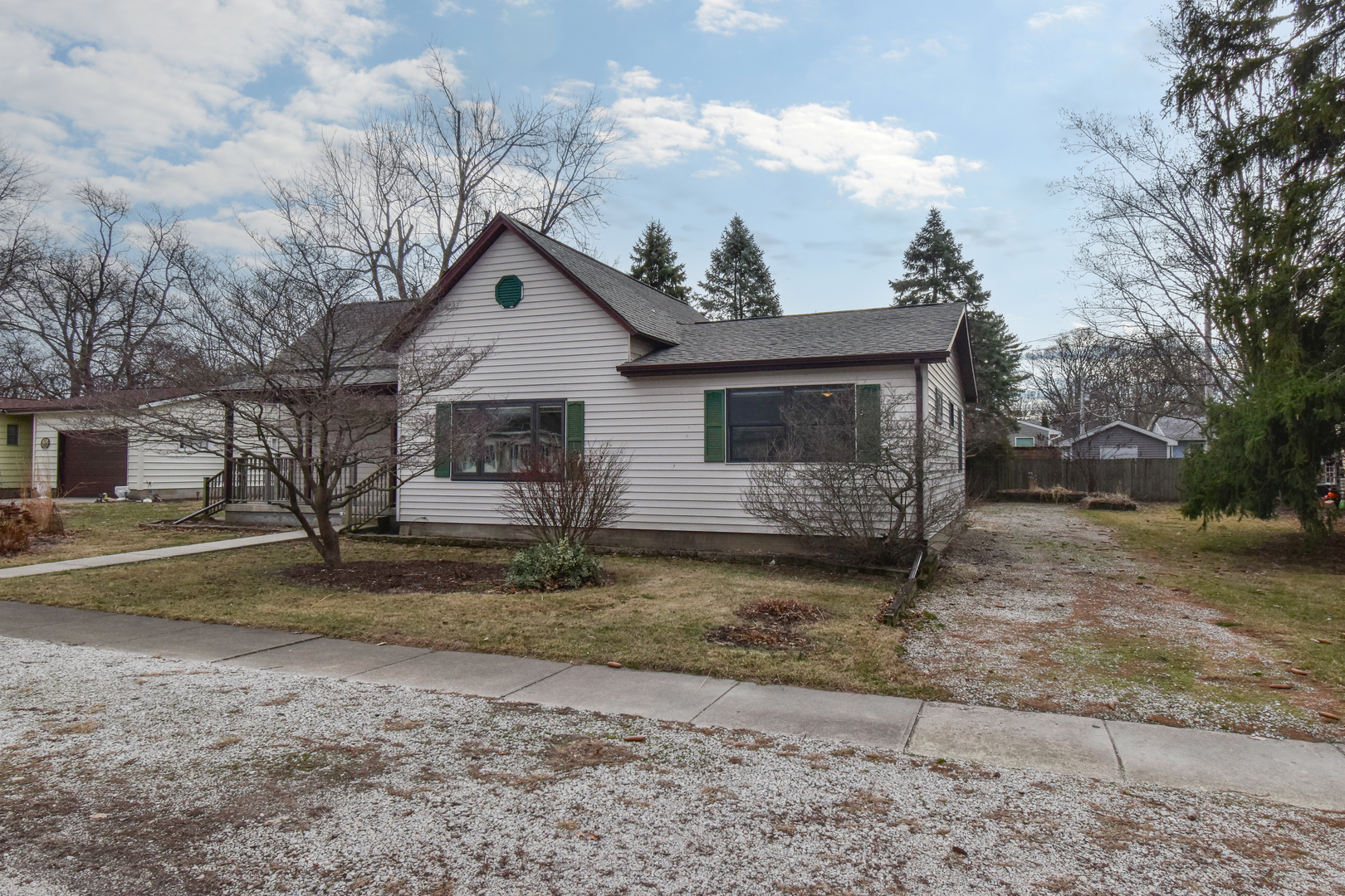 301 E Douglas Street, St. Joseph, IL 61873