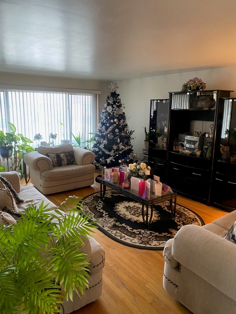 372 Bensley Avenue, Calumet City, IL 60409