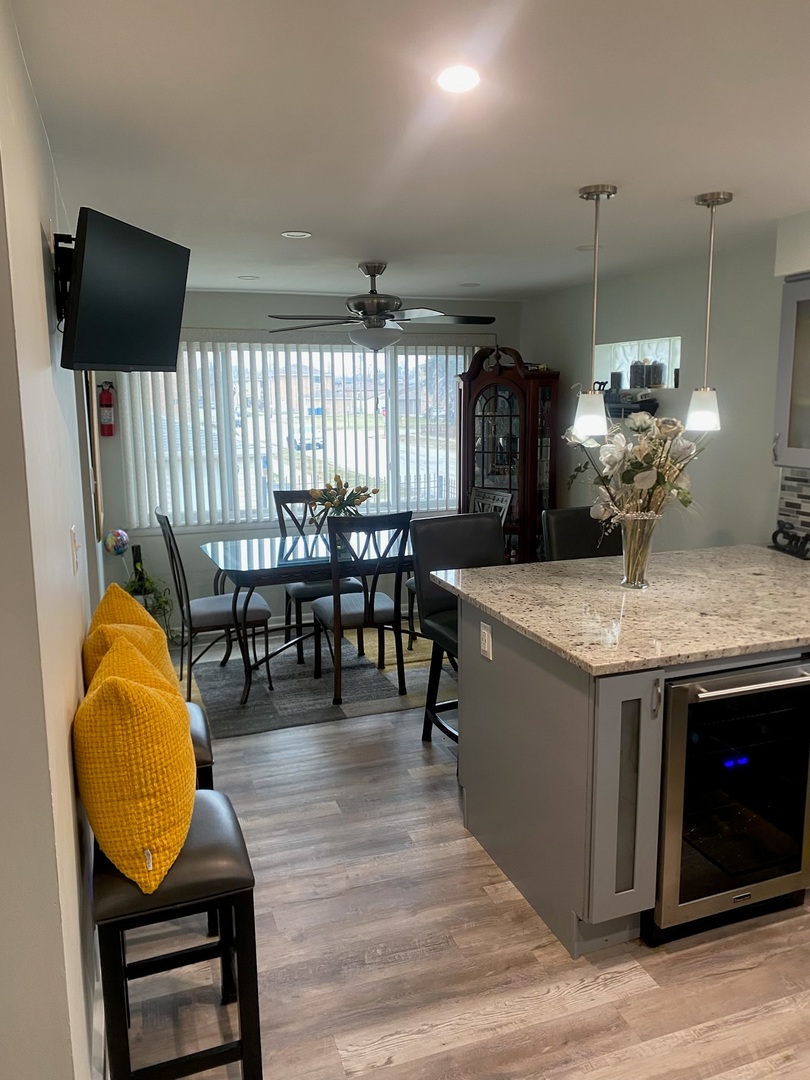 372 Bensley Avenue, Calumet City, IL 60409