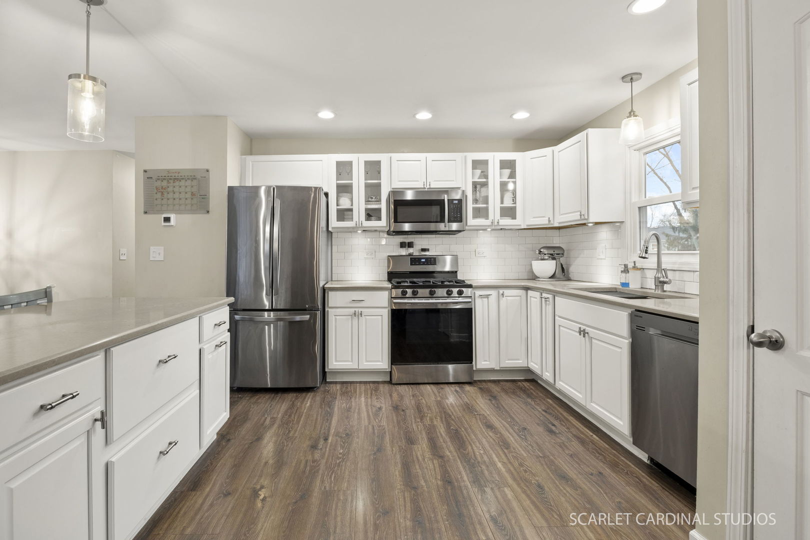 2221 Woodland Circle, Naperville, IL 60565