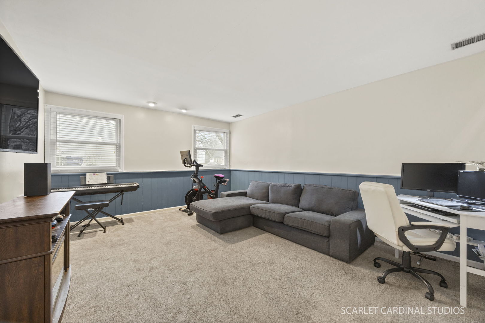 2221 Woodland Circle, Naperville, IL 60565