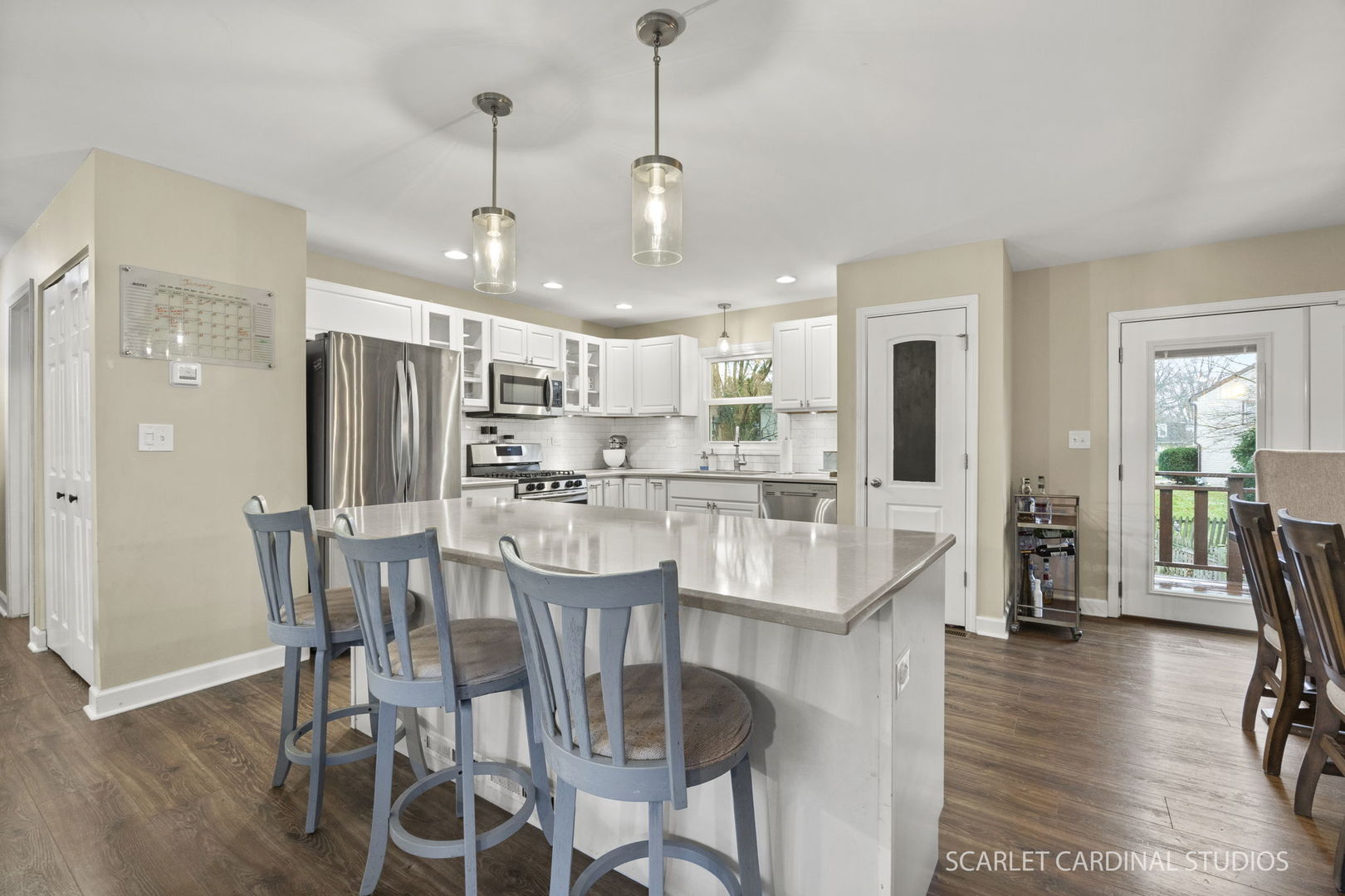 2221 Woodland Circle, Naperville, IL 60565