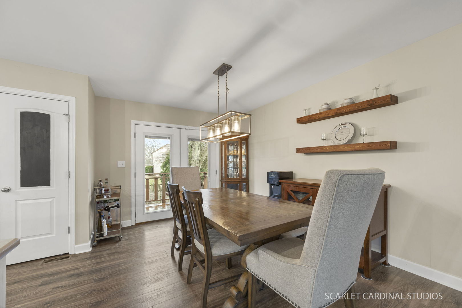 2221 Woodland Circle, Naperville, IL 60565