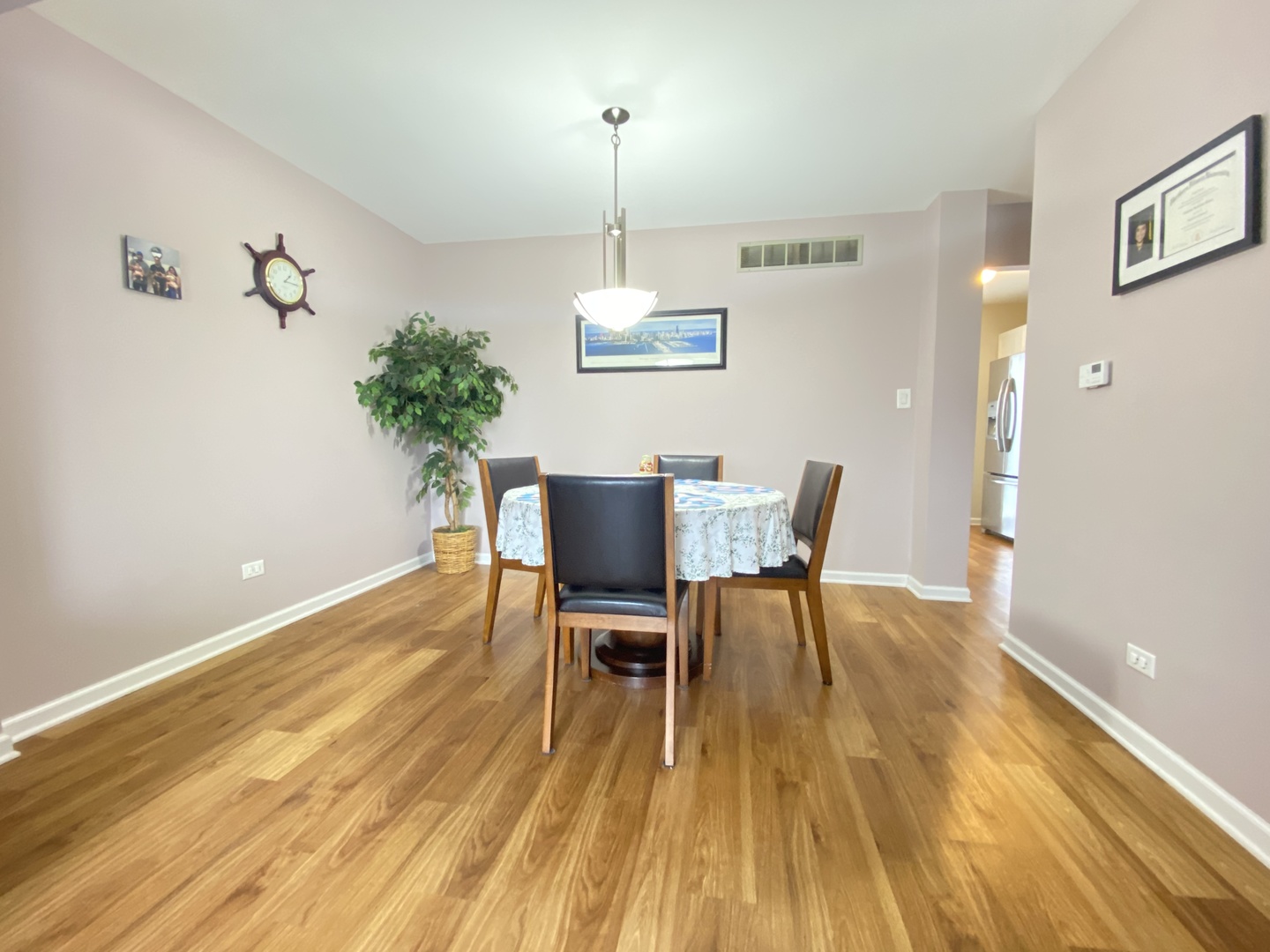 1949 Governors Lane, Hoffman Estates, IL 60169