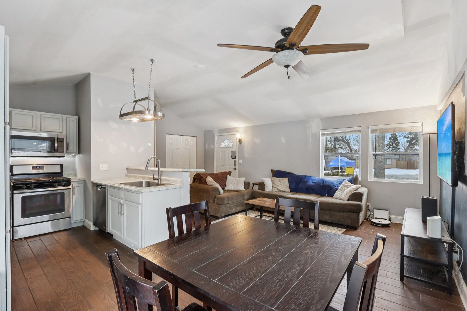 4609 W Shore Drive, Wonder Lake, IL 60097