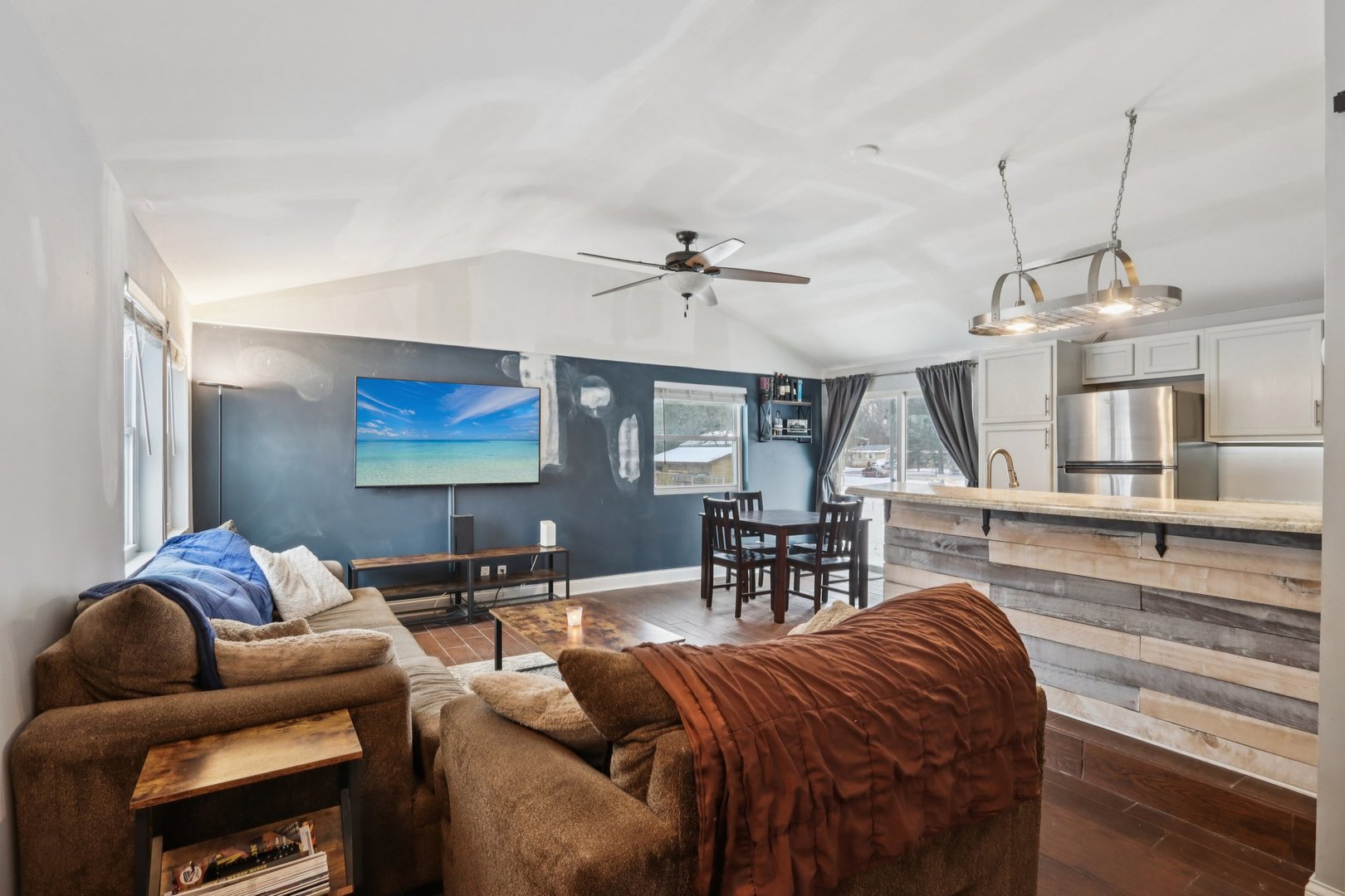 4609 W Shore Drive, Wonder Lake, IL 60097