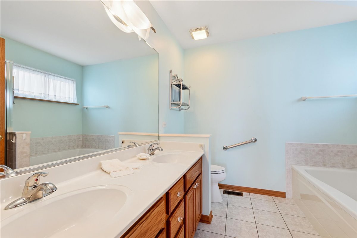 13901 S Tamarack Drive, Plainfield, IL 60544