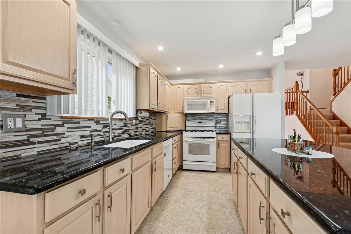 13901 S Tamarack Drive, Plainfield, IL 60544