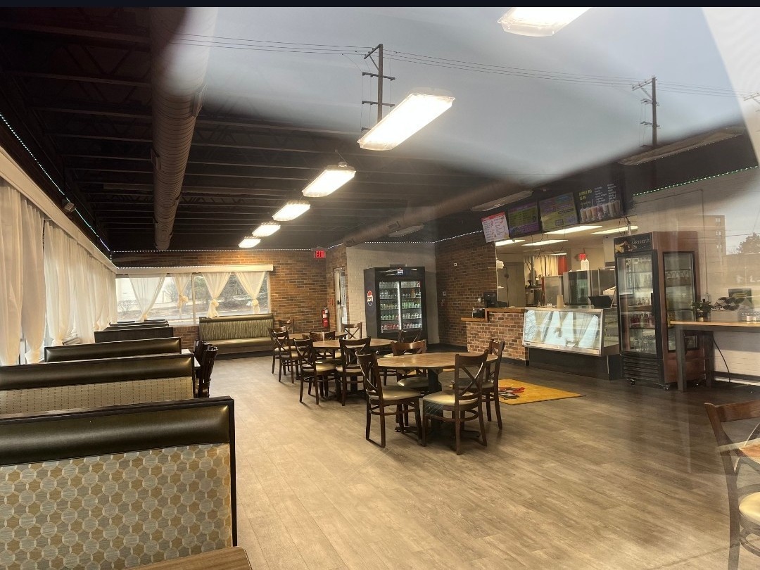 1820 W Irving Park Road, Schaumburg, IL 60193