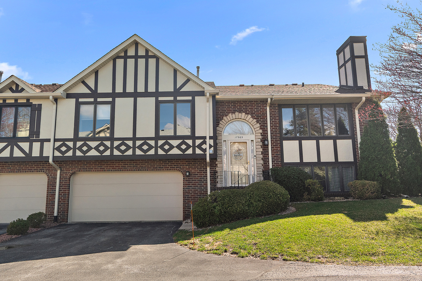 17565 Windsor Parkway, Tinley Park, IL 60487