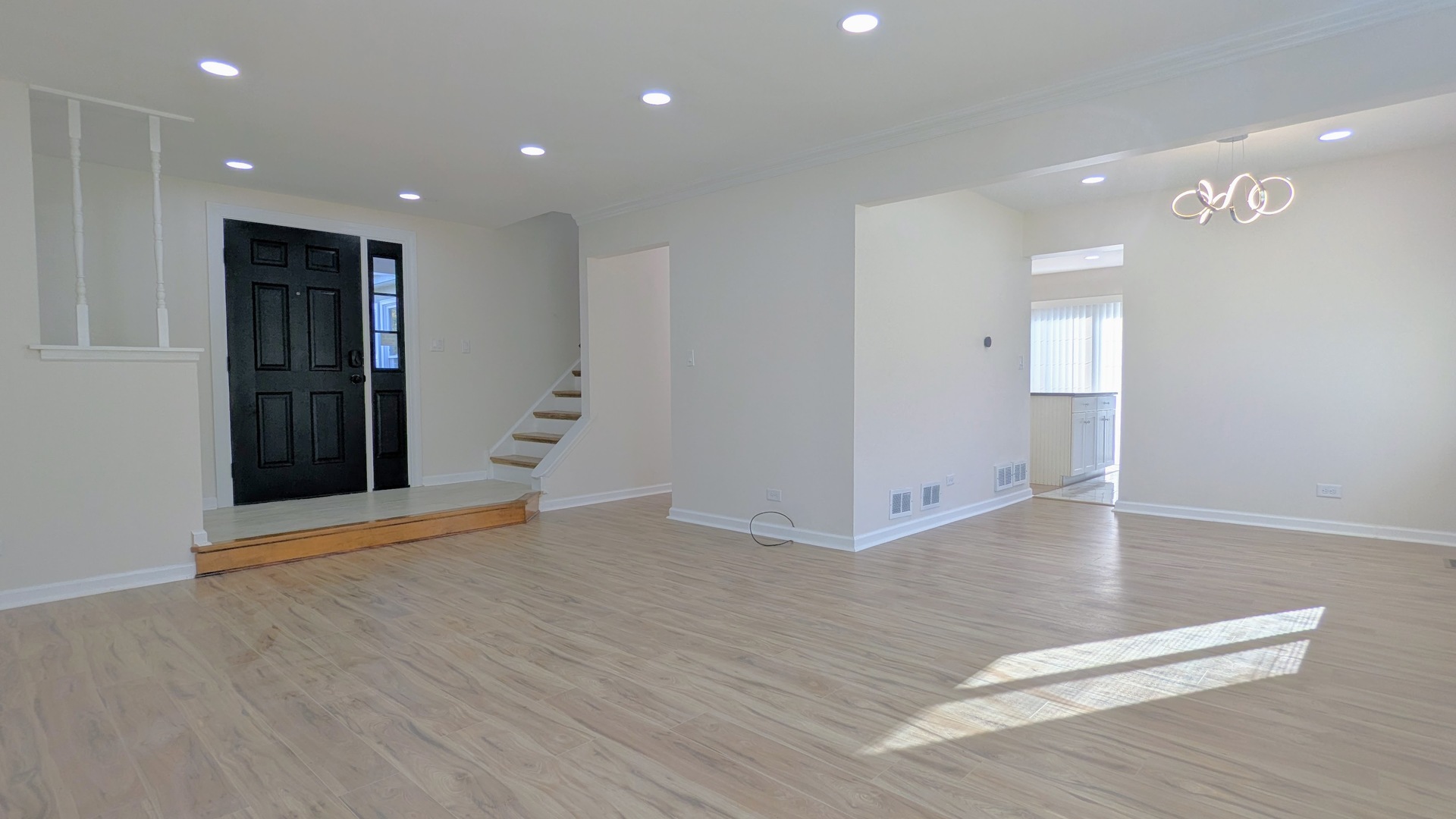 650 Shining Water Drive #650, Carol Stream, IL 60188